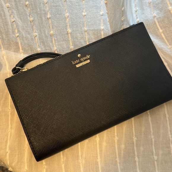 Kate Spade Morgan Continental Wristlet - Picture 1 of 2